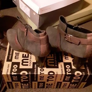 Franc Sarto ankle wedged heels boots. Tan and oliv
